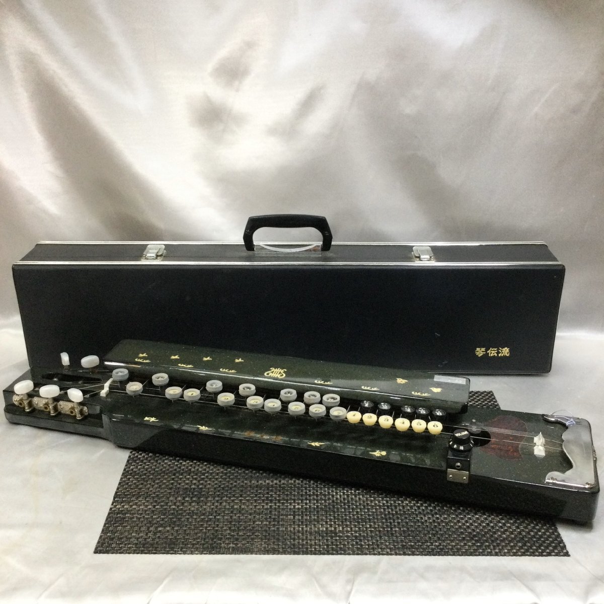 【中古/現状品/TO】琴伝流 大正琴 ハードケース付き 和楽器 動作未確認 ジャンク扱い MZ0614拍卖