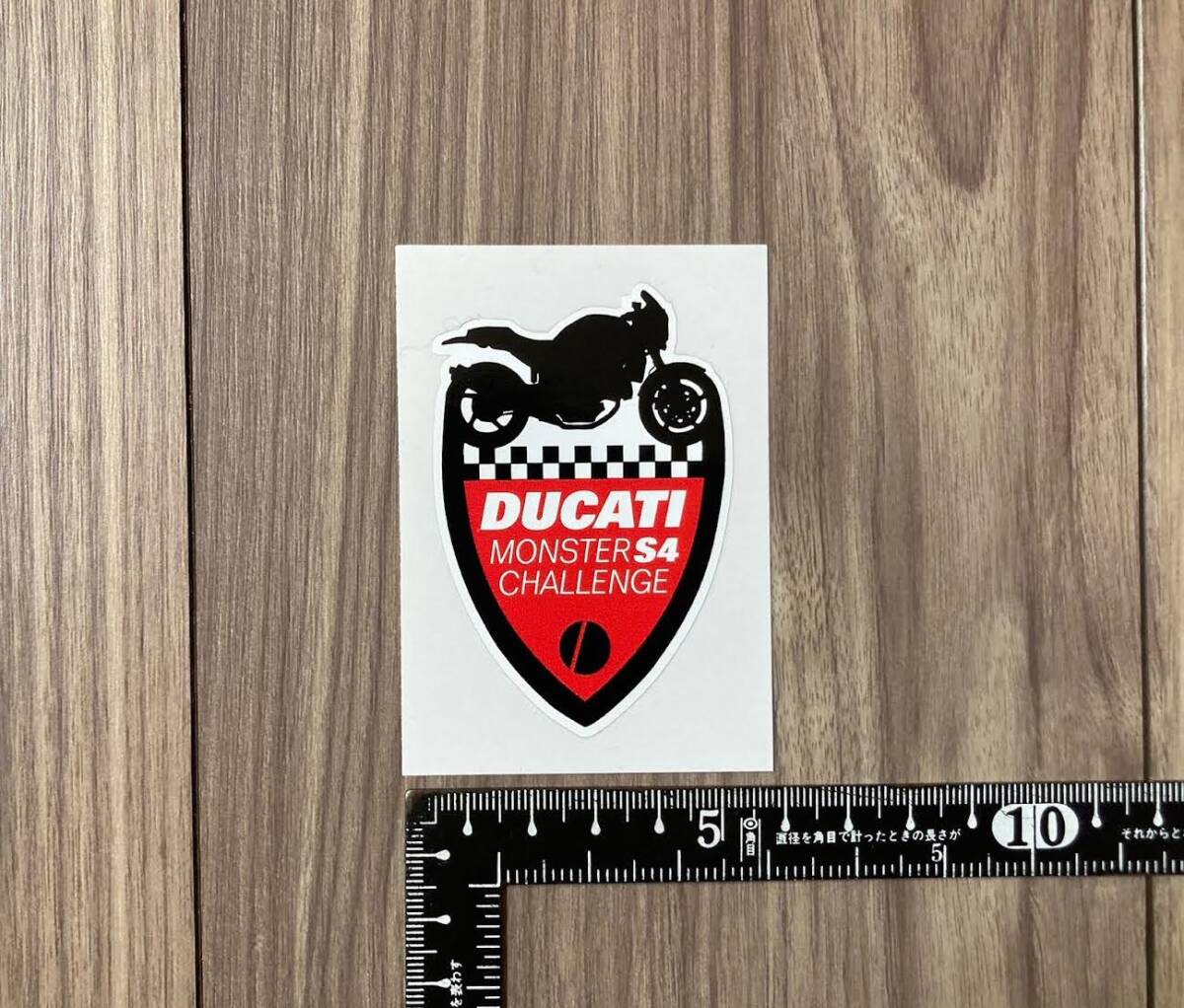 ★送料無料★Ducati S4 Monster Challenge ドゥカティ シールド ステッカー 70mm x 48mm拍卖