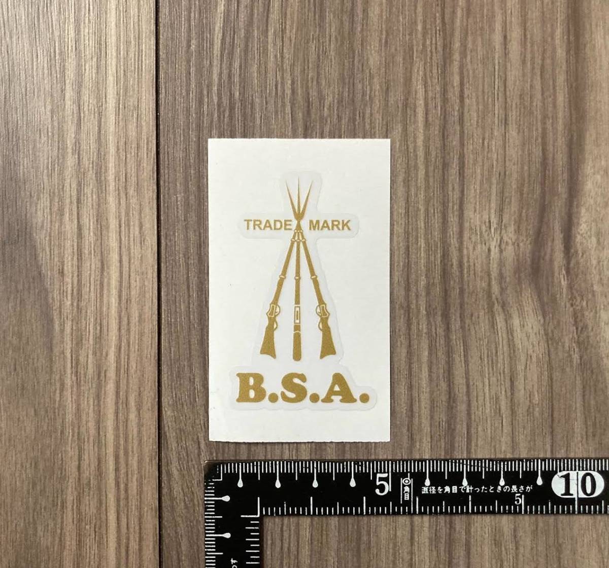 送料無料 BSA Piled Arms Black & Clear カッティング ステッカー デカール 40mm x 64mm ゴールド拍卖