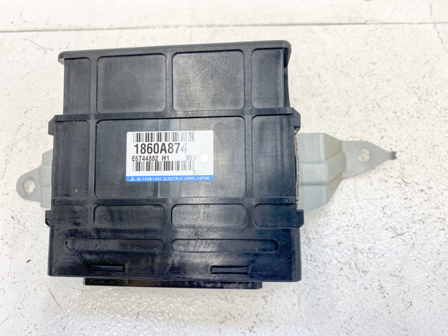 三菱 ミニキャブ トラック 4WD GBD-U62T 5MT 7.3万km 純正 ECU エンジンコンピューター 232300-6401拍卖