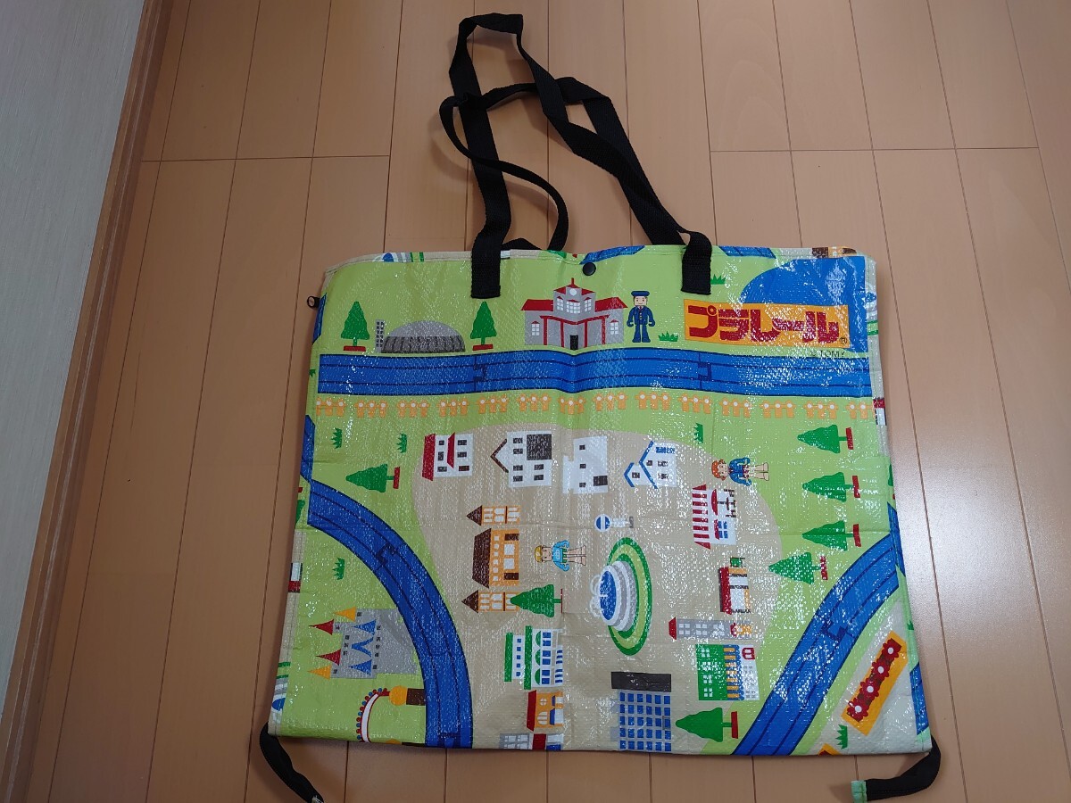 プラレール 大きめシートバック たて40横48 水着 レジャーシート 新品 お出かけ 男の子拍卖