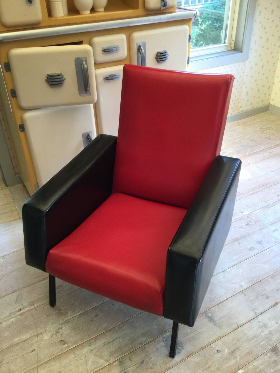 フランス ビンテージ 1960年代~70年代 アームチェア シングル・ソファ 赤&黒 レッド/ブラック ビニール 合成皮革 難あり拍卖