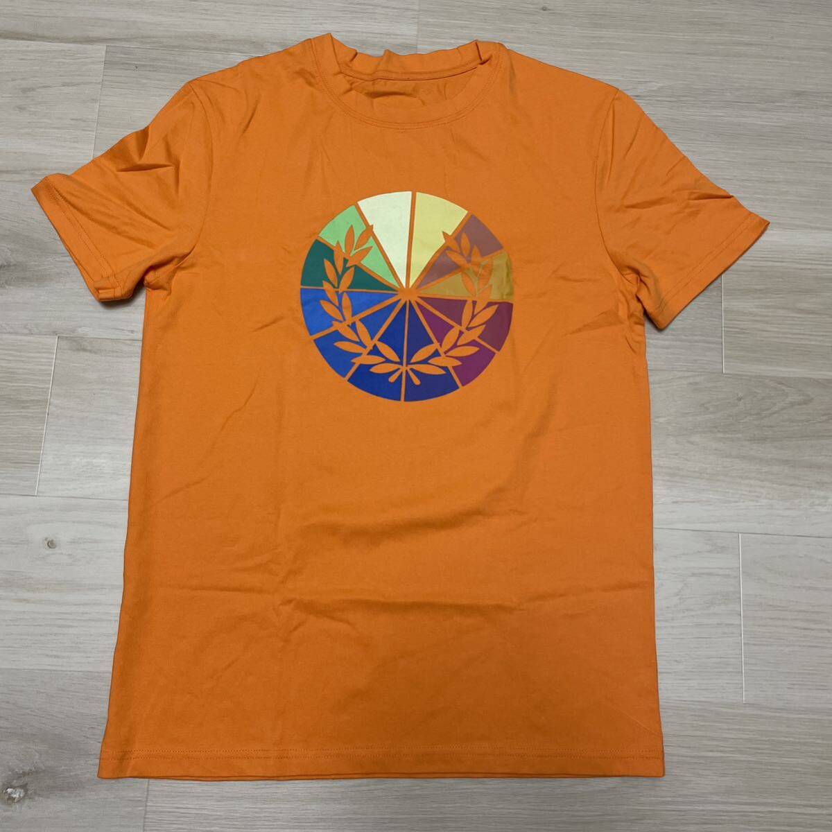フレッドペリーFRED PERRY 半袖プリントTシャツ オレンジ M拍卖