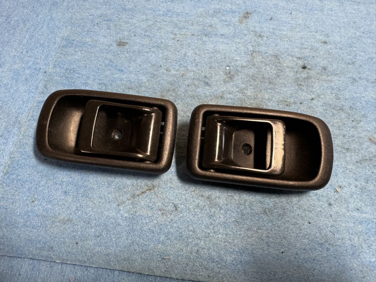 ダイハツ純正 インナーハンドル ドアノブ 69270/80-87501 ハイゼット ミラ ネイキッドなど S320V L700S L750S 黒色拍卖