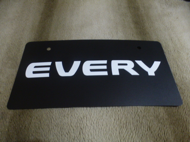 【新品!純正!】エブリイ 正規 ナンバープレート 化粧プレート マスコットプレート スズキ ワゴン DA DB 71 51 64 660バン 17 52 62 DE DF拍卖