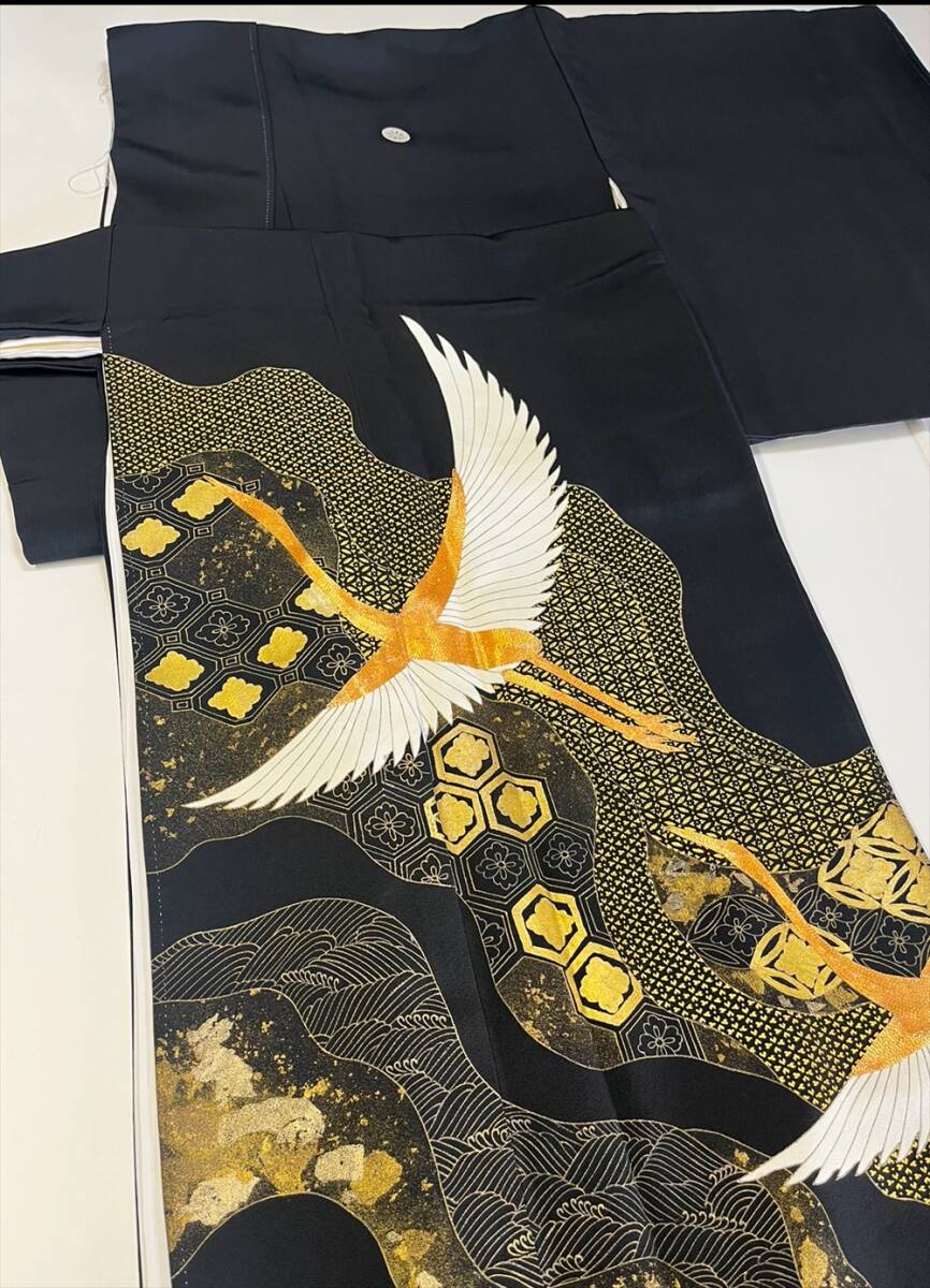 花とら●リサイクル着物 黒留袖 飛鶴 道長取 正絹比翼付き 刺繍 着用可能 リメイク 素材 240601拍卖