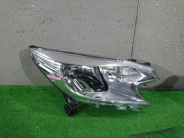 E12 ノート 右ヘッドライト イチコー 1868(72211)拍卖