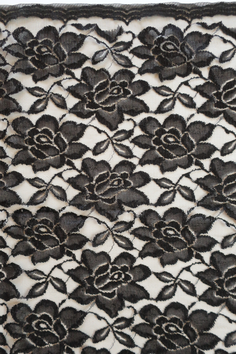 レース生地はぎれ 黒 大きなバラ柄 約73cmx49cm拍卖