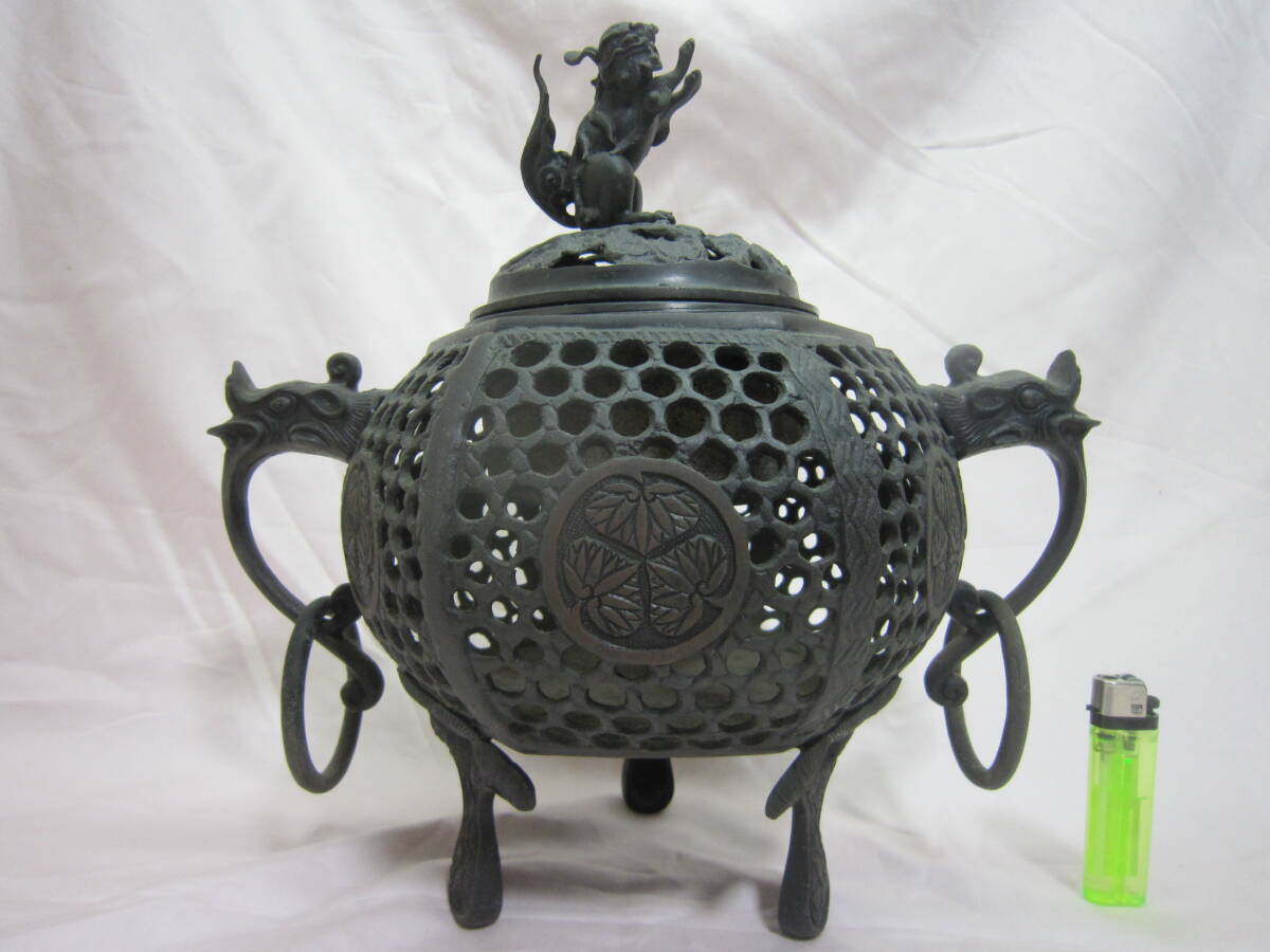 L780 旧家蔵出し! 中国六角香炉 有環 銅製 大明宣徳年製銘 三葉葵 徳川家紋 獅子 三つ足拍卖