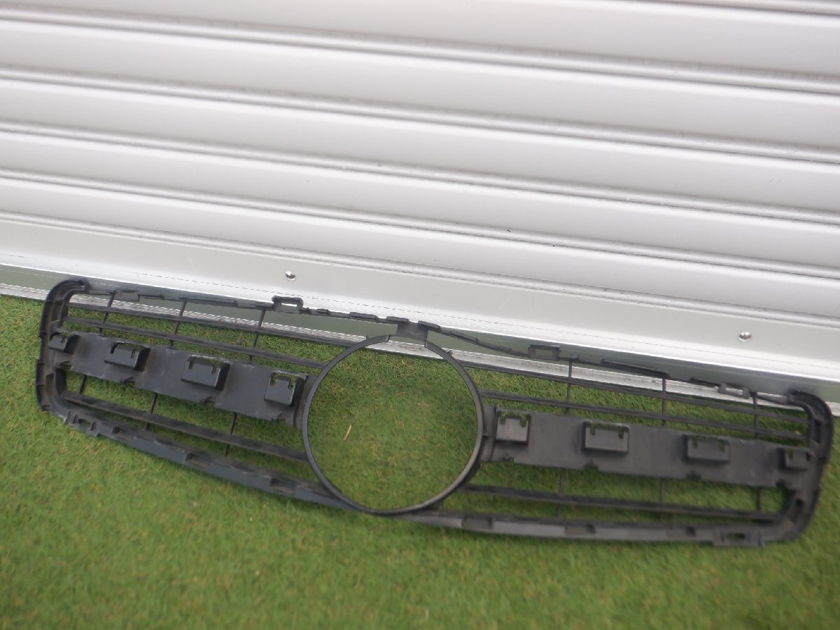 ベンツ純正 W218 C218 CLSクラス インナー部分 フロントグリル ラジエターグリル A2188880123 m-24-6-14拍卖