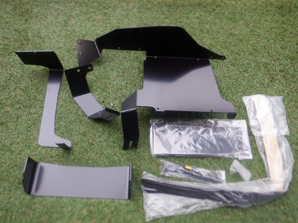 未使用 ALPINE アルパイン 200 ハイエース OPTMサウンドシステム OPTM8 アンプ ステー ブラケット m-24-6-466拍卖