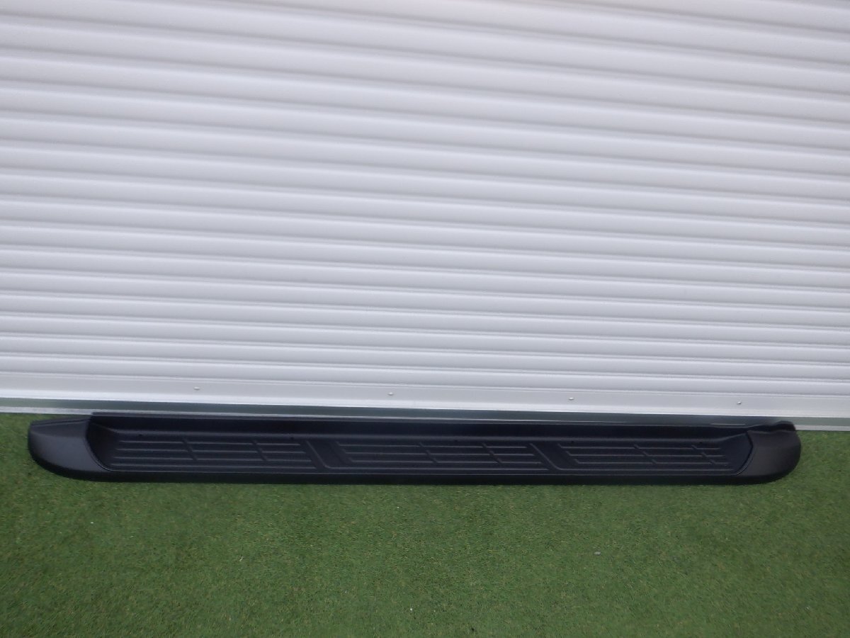 新車外し トヨタ純正 GUN125 ハイラックス 後期 サイドステップ ステップガード 左側 助手席 ステー欠品 51780-0K440 m-24-6-579拍卖