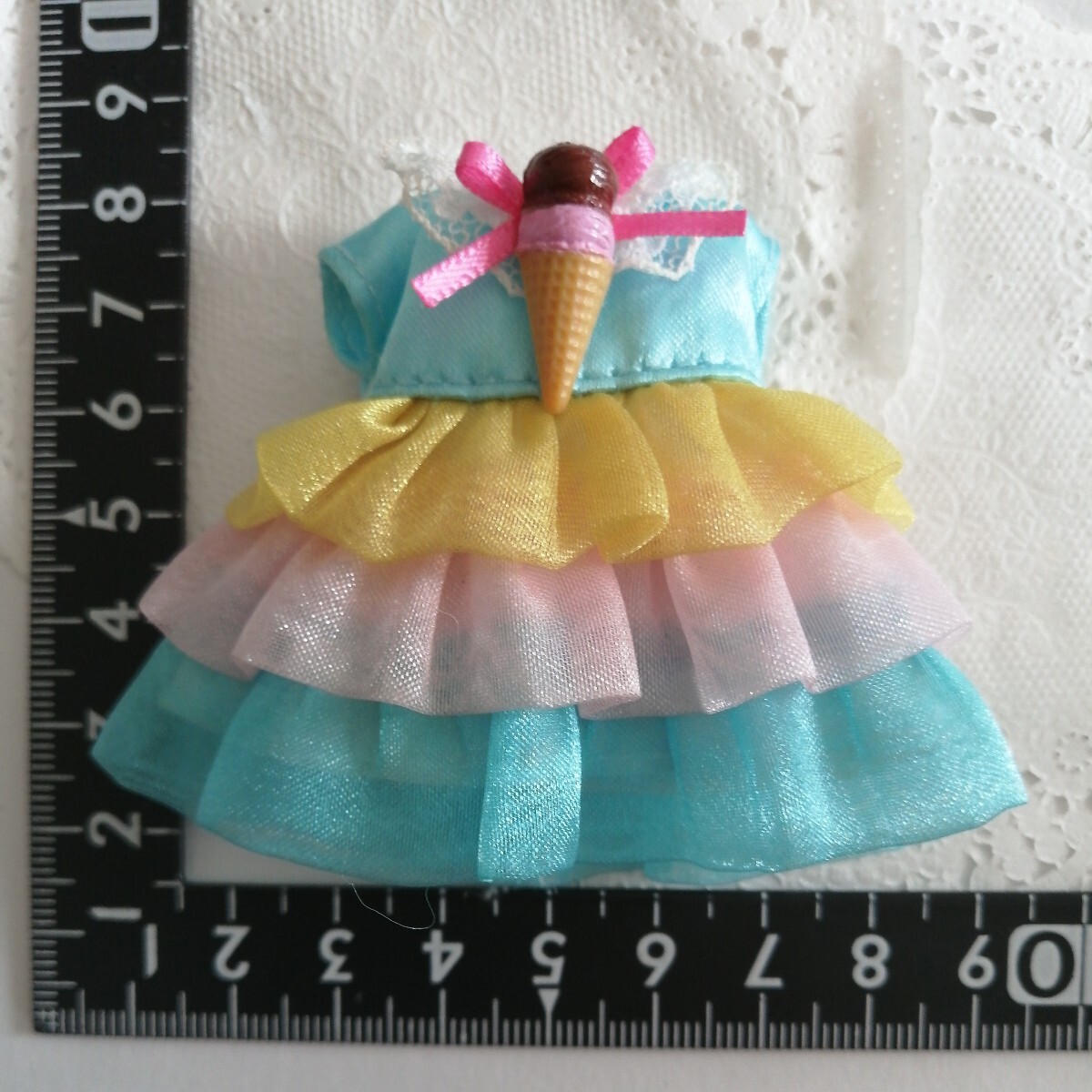 4r620 ドール用 リカちゃん 幼稚園 園児 サイズ ようちえん ワンピースティアードフリル アイスクリーム拍卖