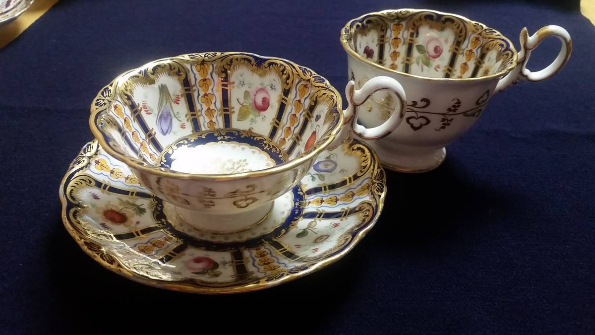 COALPORT TRIO (1835年頃) 3拍卖