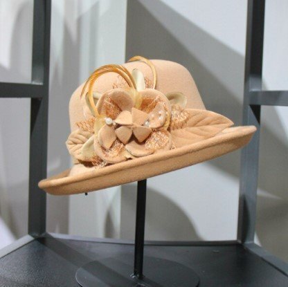 レディース冬ヴィンテージフェイクトリミングフェルトバケットキャップ花羽模造真珠ちょう結び優雅なウェディングトレンドトップ帽 K0429拍卖