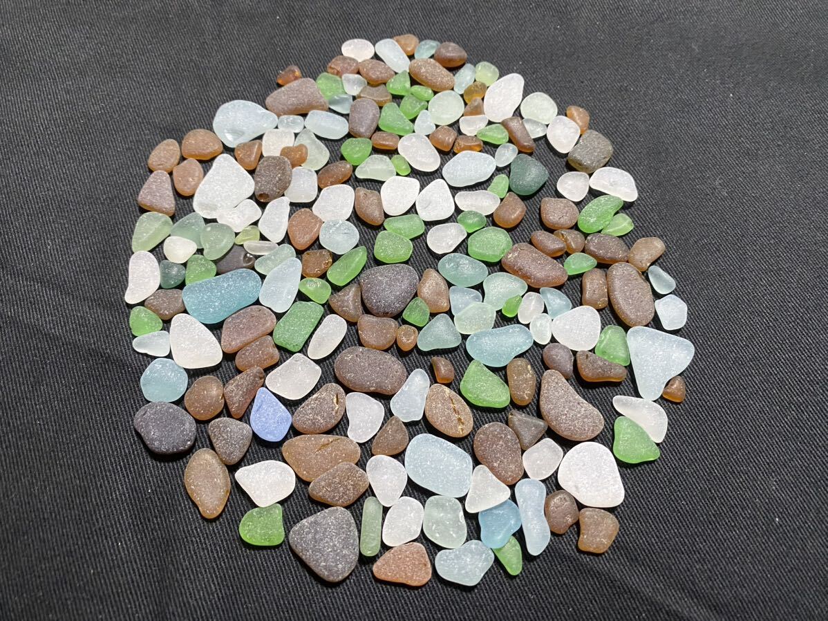 コロっとしたシーグラスあり&少し欠けがあるもの 83g S876 ビーチグラス レア 極小サイズ 小サイズ コレクションやアクセサリー作りにも拍卖