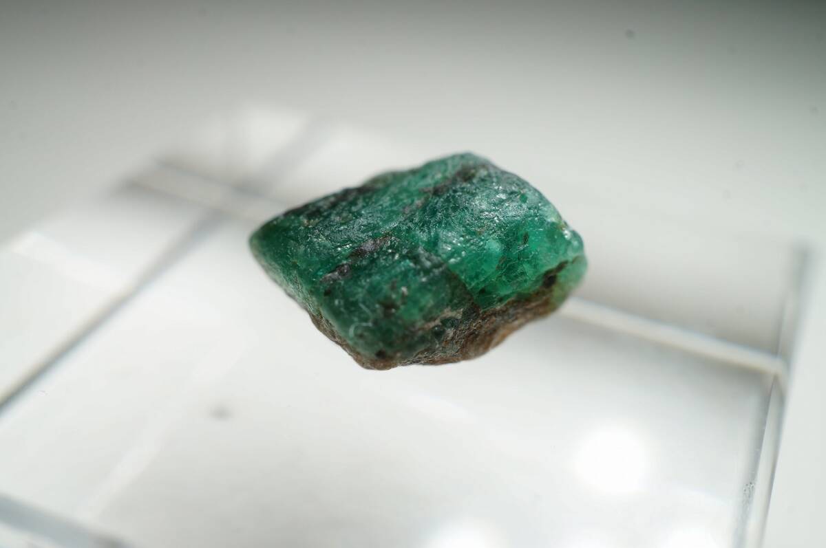 【特別即決価格!早い者勝ちです!】在庫僅か!30年前の希少在庫!コロンビア産上質天然エメラルド母岩付原石2.93ct拍卖