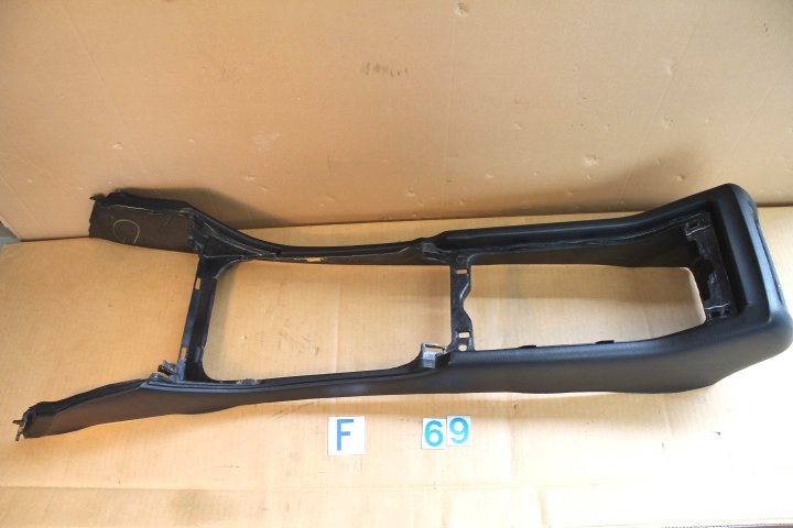 KP-261-8 トヨタ JZS160/161 アリスト センターコンソール ベース 58916-30110拍卖