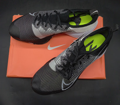 ▽ 【405】ナイキ ランニングシューズ / NIKE エア ズーム テンポ ネクスト% フライニット CI9923-001 28cm 箱付 シューズ ジョギング拍卖