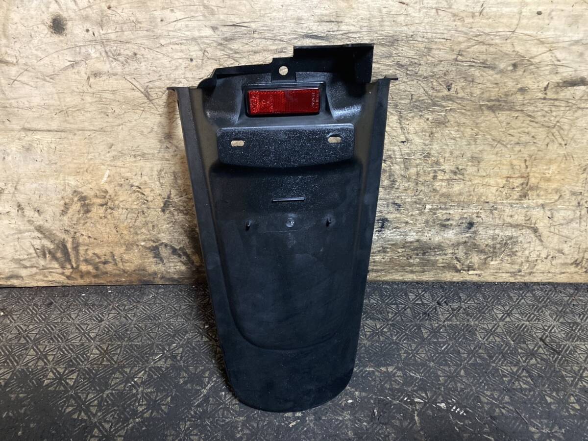 YAMAHA マジェスティ125FI LPRSE2710 リアフェンダー 神戸発 C110-18拍卖