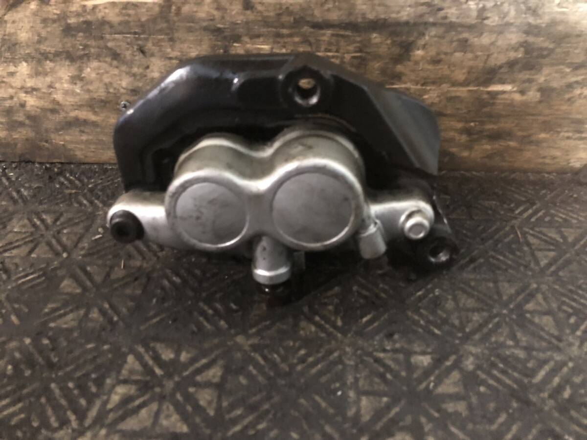 YAMAHA ディバージョン400 4BP フロントブレーキキャリパー 神戸発 C77-17拍卖