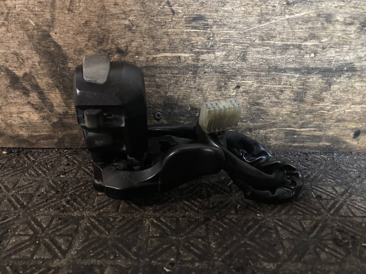 YAMAHA マジェスティ250C SG03J 左ハンドルスイッチ 神戸発 C104-17拍卖