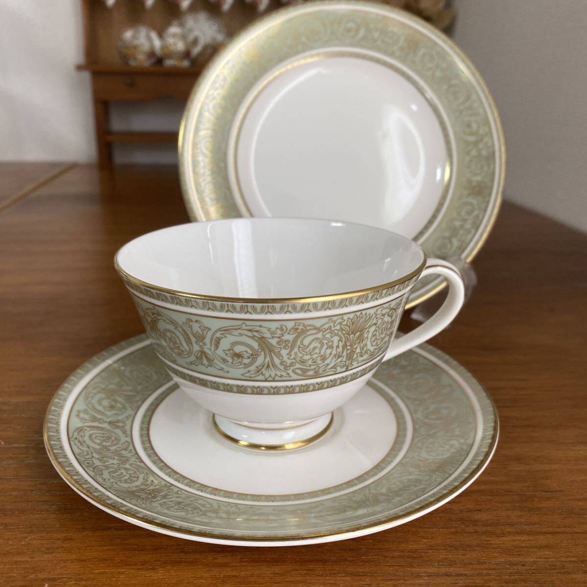 英国 ロイヤルドルトン イングリッシュルネッサンス カップ ソーサー プレート セージグリーン拍卖