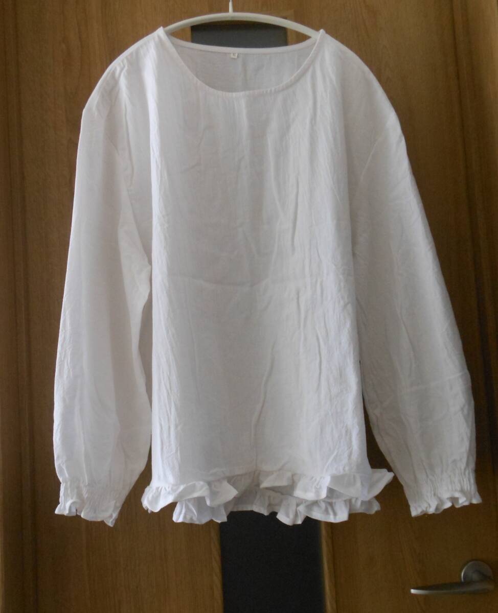 新品タグ付き ONLISAオンリサ 長袖ブラウス裾フリル 白・ホワイト XL拍卖