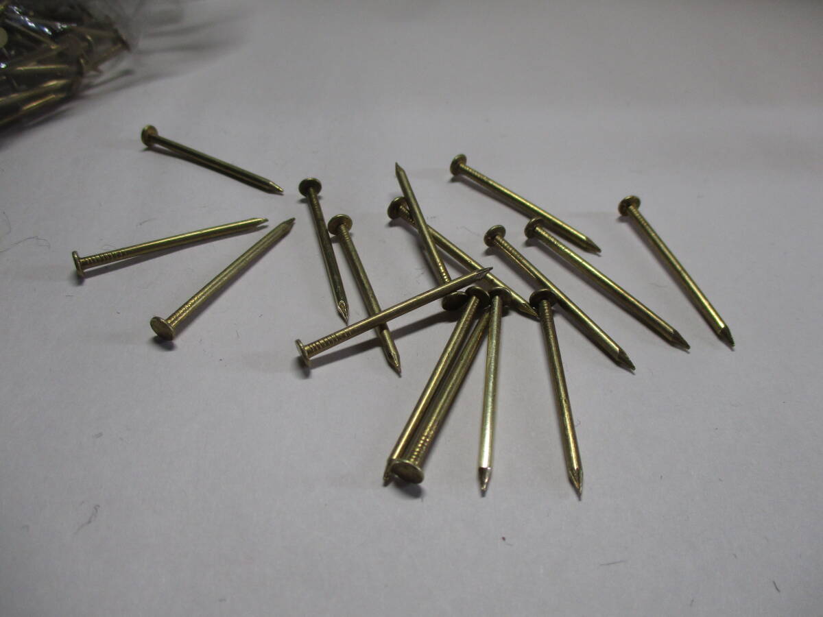 真鍮釘 平頭 32ミリ 未使用 500グラムで¥1500 送料¥185(クリックポスト)拍卖