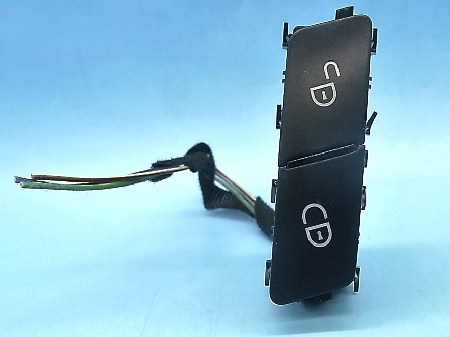 MB284 ベンツ Bクラス W246 B180 純正 ドアロック スイッチ フロント 右【A2049058502】DBA-246242 運転席拍卖