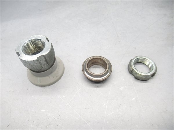 A1R6-0422 ホンダ プレスカブ50 キャブ車 ステムナット 純正品 【C50-073~ 3速セル無 動画有】拍卖