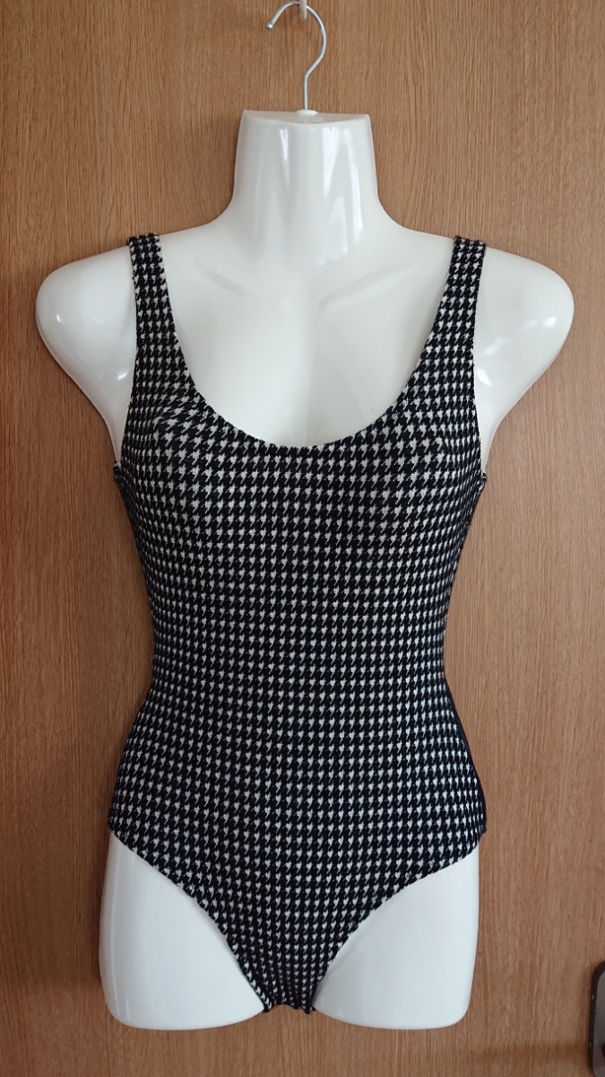 ☆黒×白☆千鳥柄のワンピース水着☆後ろリボン☆9M☆拍卖