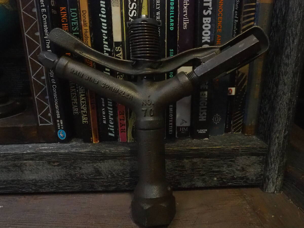 【アイアンスプリンクラーヘッドrain bird】農場ガーデニング芝生ホース古道具アンティーク骨董インテリア水まきインダストリアル拍卖