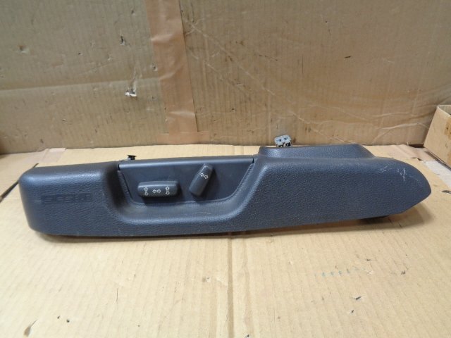 ★ボルボ V70 T5 SB5234W フロント左パワーシートサイドスイッチ パネルトリムカバー 純正【送料込み】拍卖