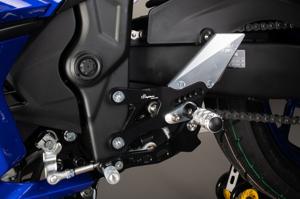 【国内在庫】LIGHTECH ライテック アジャスタブル ステップキット 可倒式 YAMAHA YZF-R25 / YZF-R3 '15-21 ヤマハ バックステップ ★拍卖