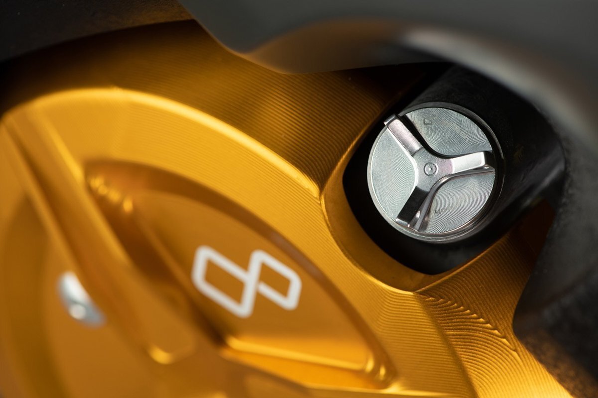 【国内在庫】LighTech ライテック オイルフィラー キャップ 銀色 シルバー MULTISTRADA 1200 パニガーレ 899 1199 MT-03 660 T-MAX 他 ★拍卖