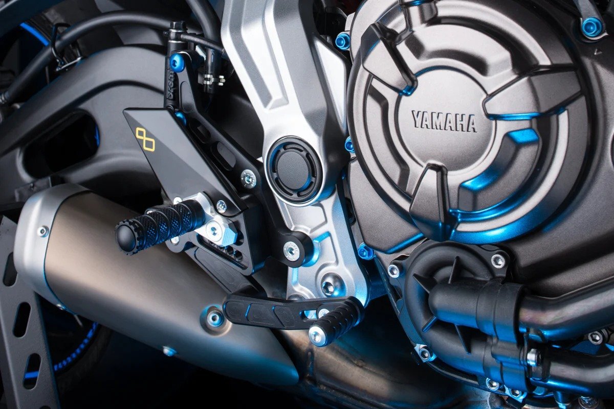 【国内在庫】LighTech ライテック アジャスタブルステップキット専用 マグネシウムヒールガード (ブレーキ側) ブラック 黒 ★拍卖