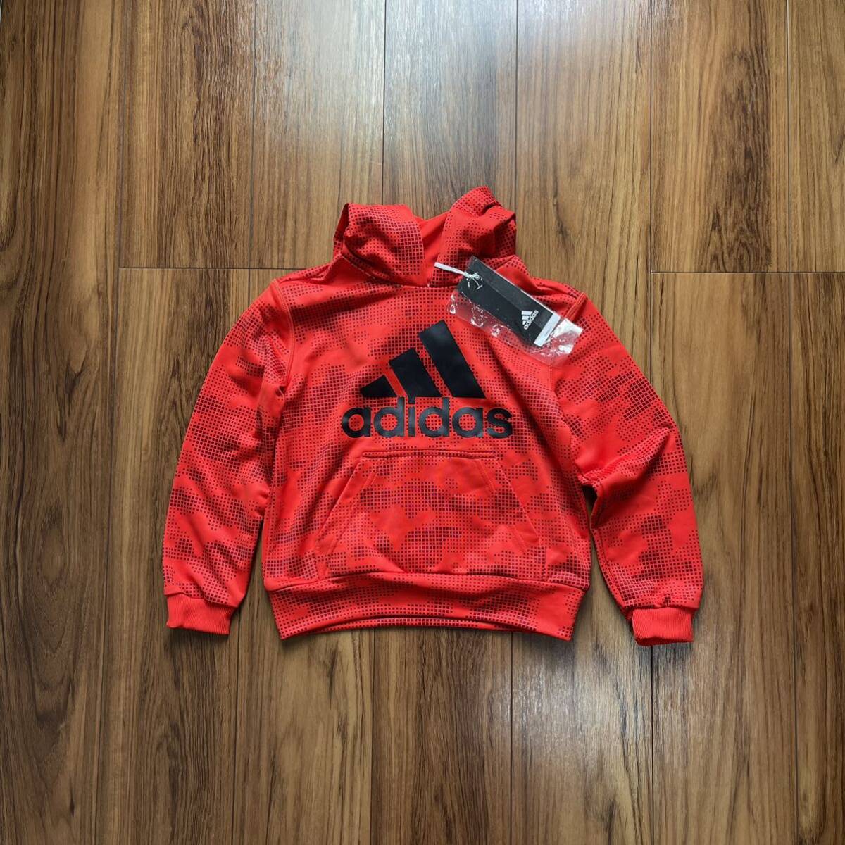 【未使用タグ付】 子供服 adidas パーカー オレンジ 120 アディダス フーディ デカロゴ 国内正規品 迷彩拍卖