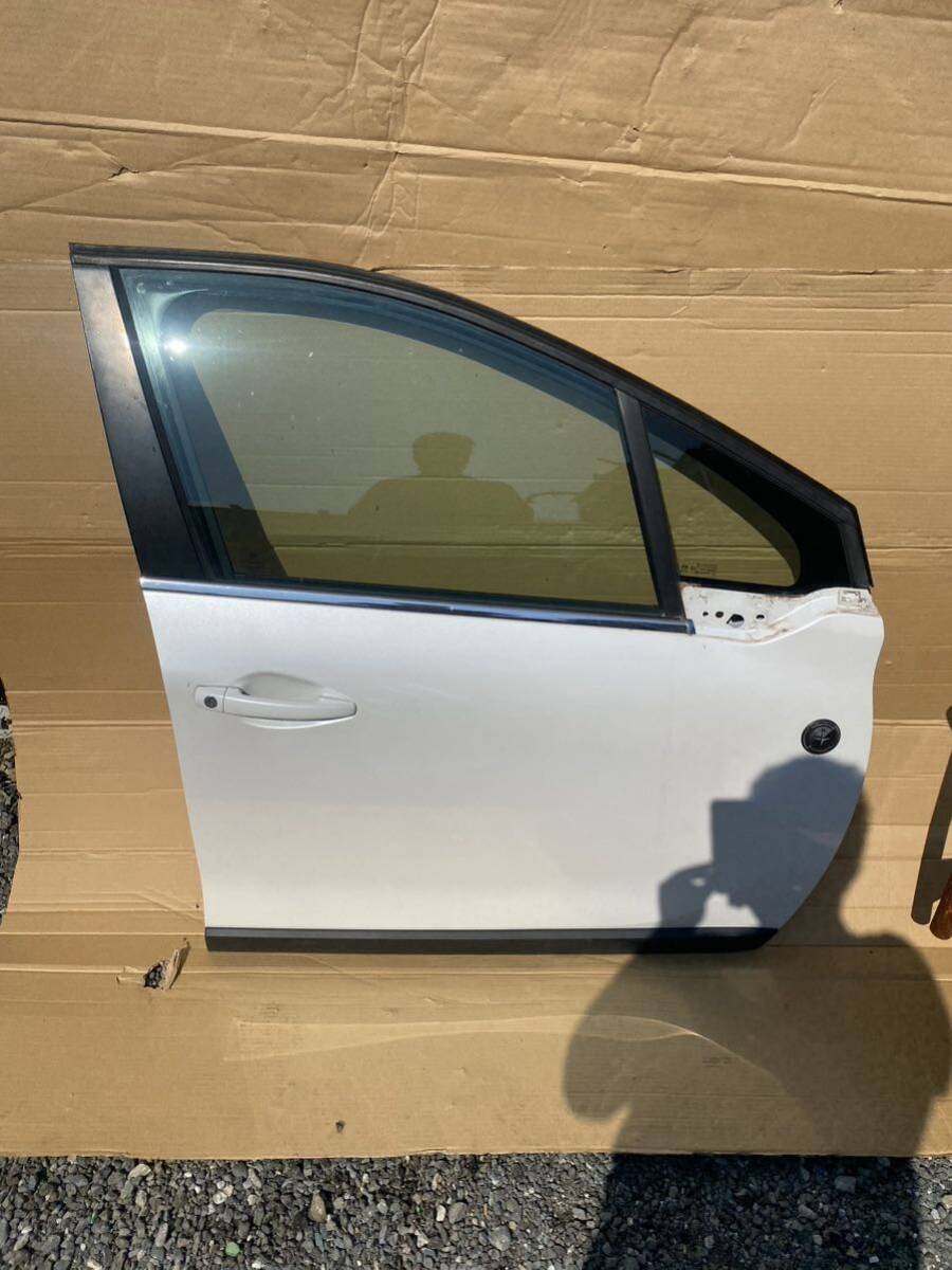 (40871) プジョー 2008 A94 右フロントドアー カラーホワイトパール 送料はお問い合わせください拍卖