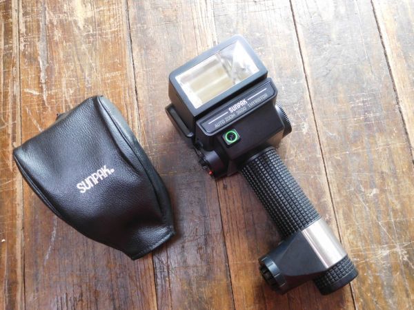 昔レトロ古い一眼カメラ 部品道具0520-1 SUNPARK AUTOZOOM3600 THYRISTOP フラッシュ camera拍卖