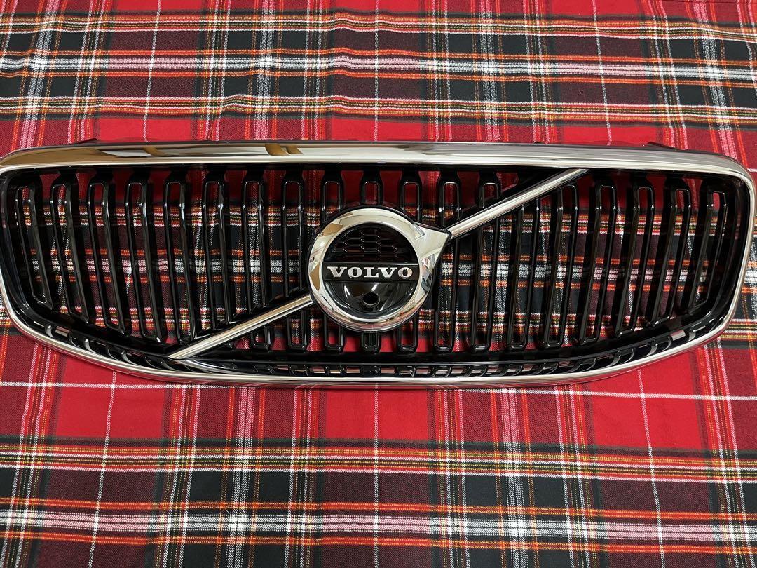 美品/傷なし ボルボ XC60 B5 Momentum 純正グリル拍卖