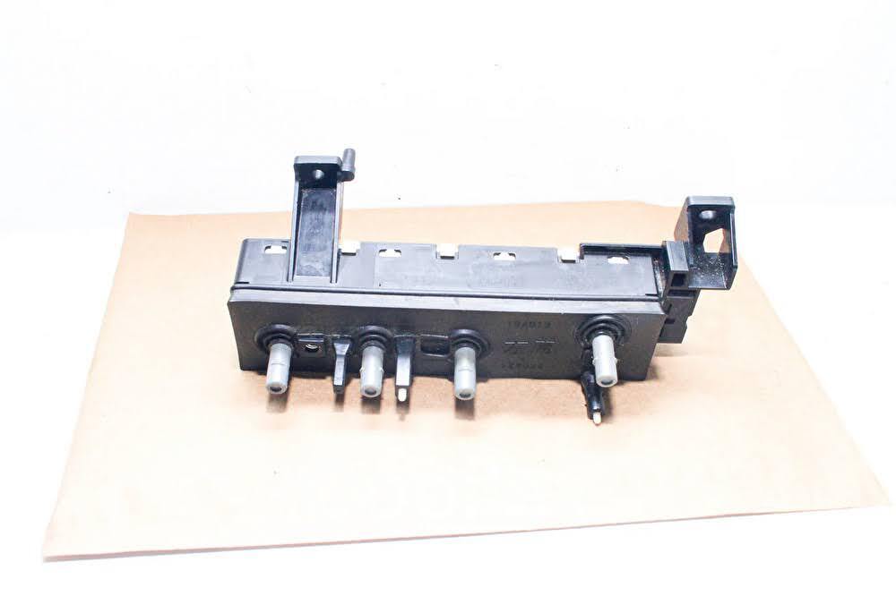 ●新品 トヨタ URJ202 UZJ200 ランドクルーザー ランクル 200 純正 フロント パワーシート スイッチ LH TOYOTA Front power seat switch LH拍卖