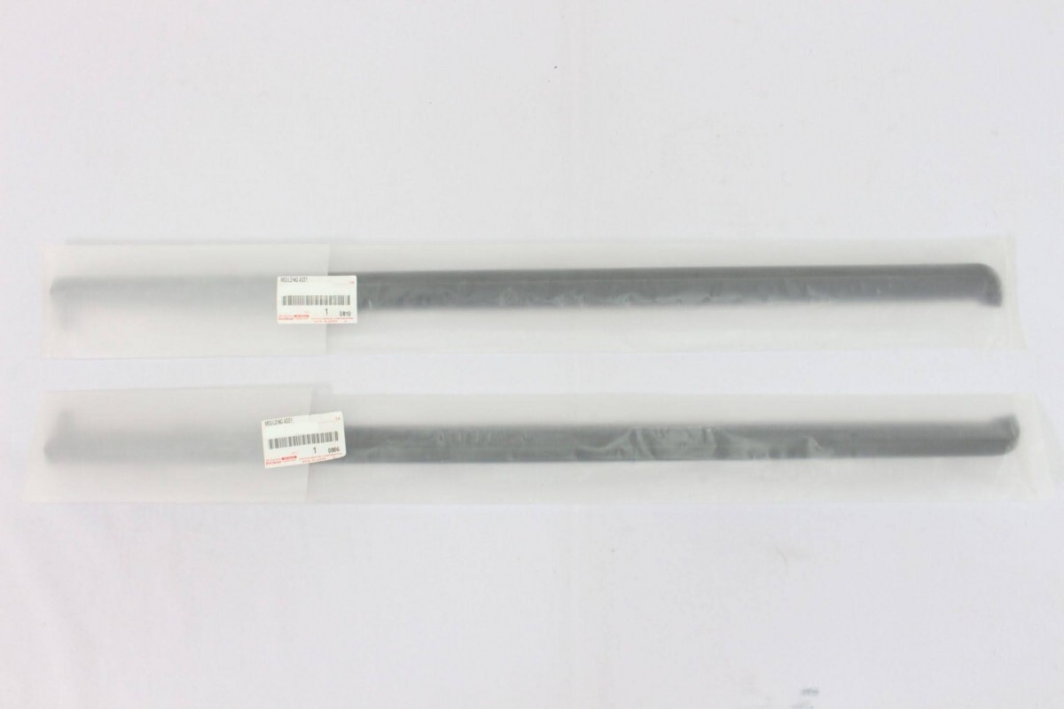 ●未使用 トヨタ HDJ101 UZJ100 ランドクルーザー 純正 クォーター ベルトモール 左右セット★ Quarter belt molding left and right set拍卖
