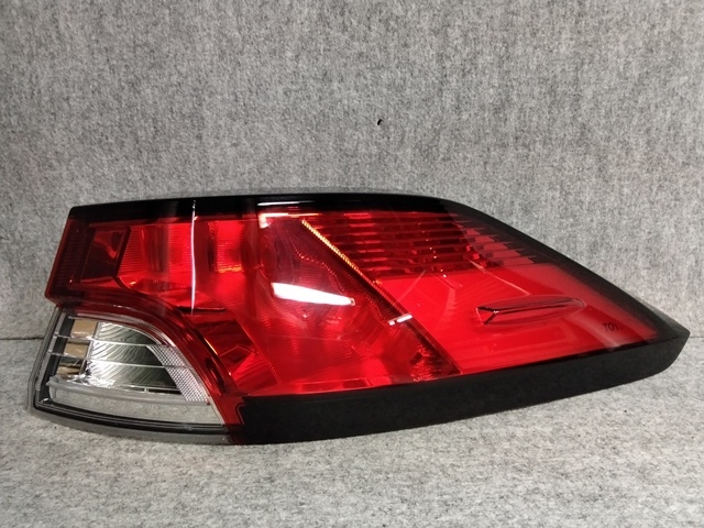 4777-IM右 カローラクロス ZSG10 テール レンズ LED 右 ☆拍卖