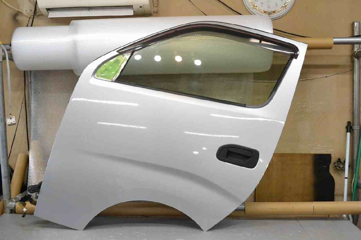 キャラバン ロング NV350 前期(VW2E26) 純正 破損無 取付OK 左 フロント ドアパネル ドアバイザーセット K23 k084027拍卖