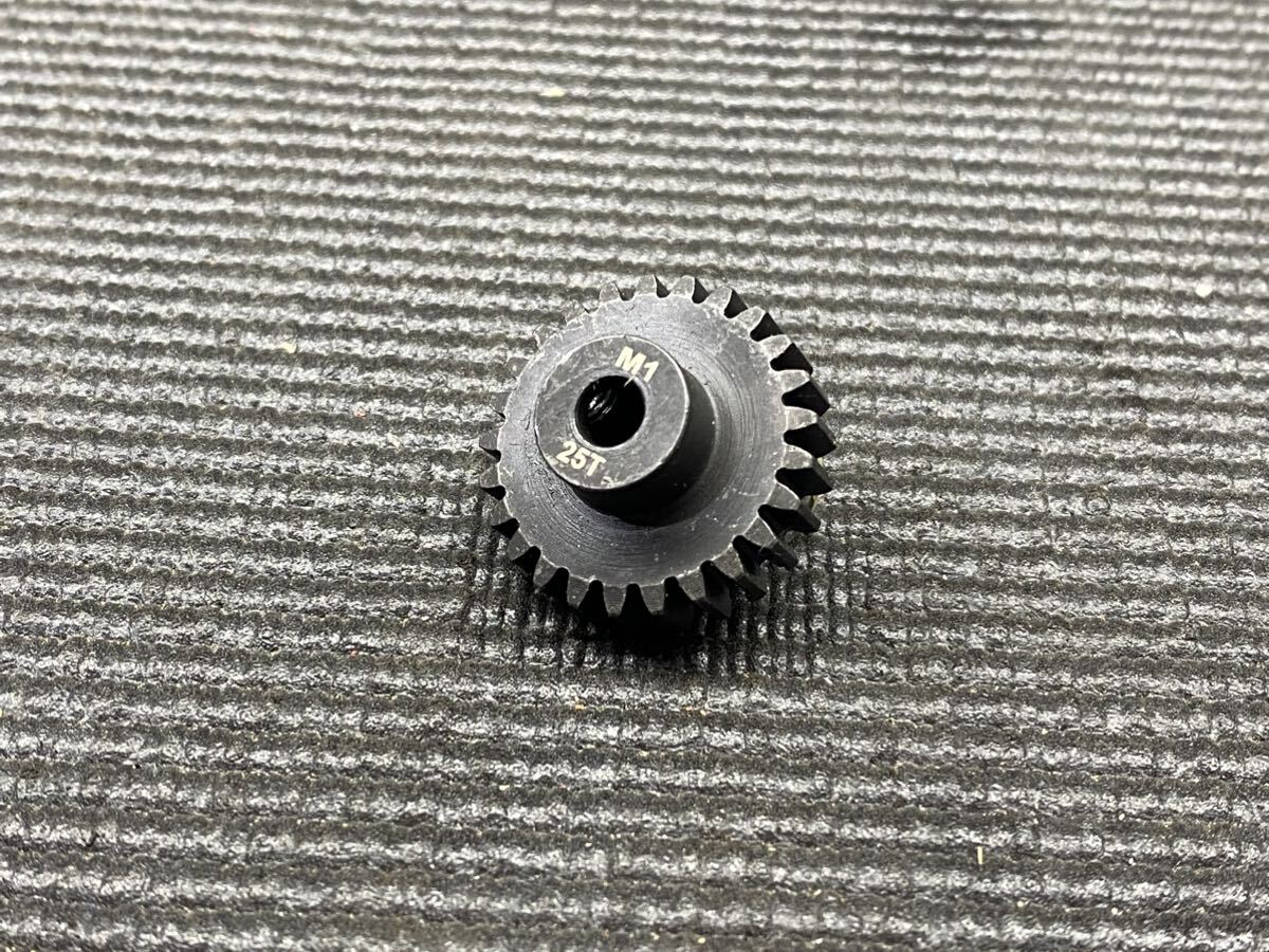 M1 ピニオンギア 25T 未使用 トラクサス arrma HPI 京商 などに拍卖