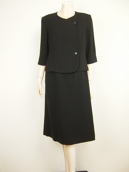 新品同様★ソワールベニール*SOIR BENIR*7部袖*深黒*ブラックフォーマル*前開きファスナー*重ね着風ワンピース*大きいサイズ*15号*3L.44拍卖