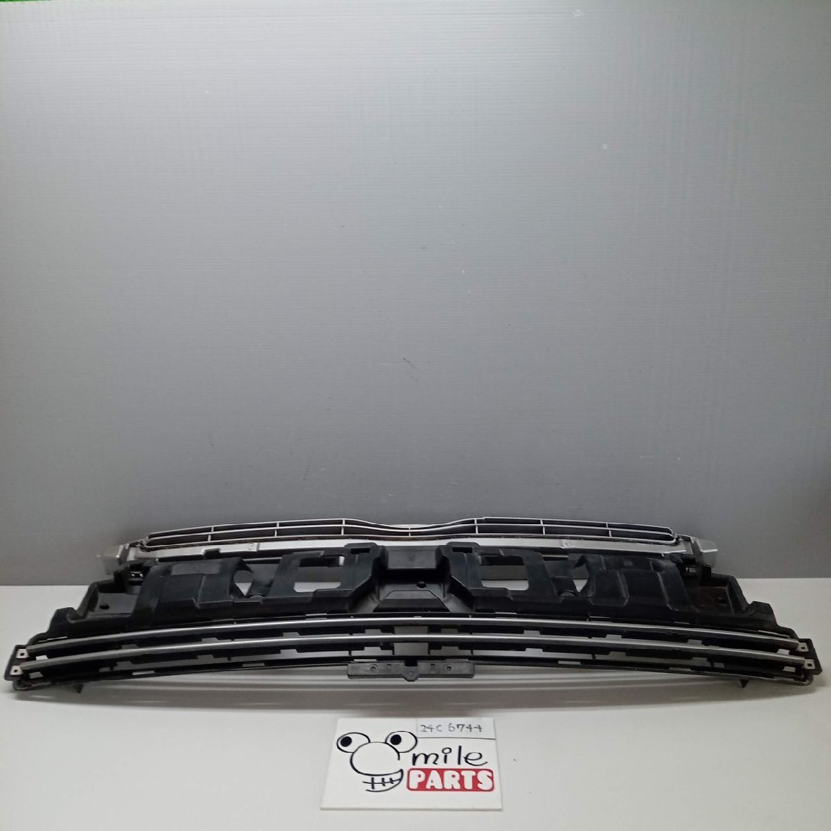 ZZR75W/ZRR70 ヴォクシー 純正 フロントグリル 2X1-3-3/24C6744*同梱不可拍卖