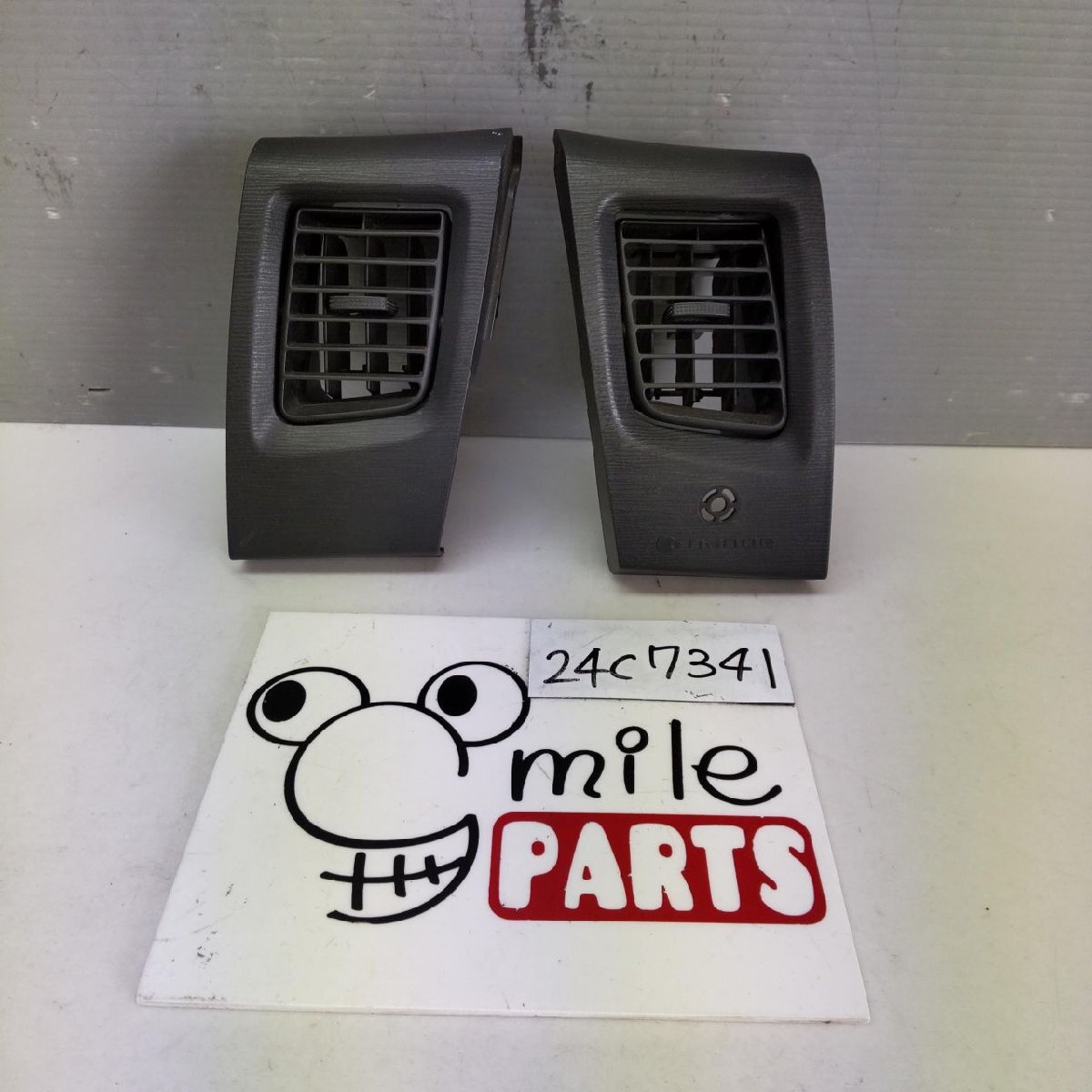 LA100S/LA110S ムーヴ 純正 運転席助手席吹き出し口 2Z3-14-6/24C7341*同梱不可拍卖