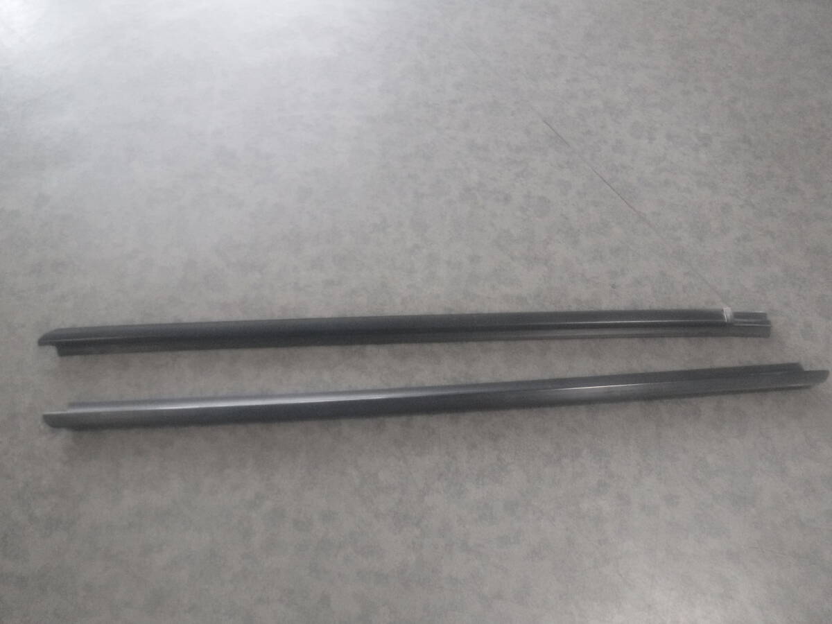 三菱U61VミニキャブU62Vバン純正スライドドア左ドアガラス水切りモール ウェザーストリップ防水ゴム即決即日発送可能!!拍卖